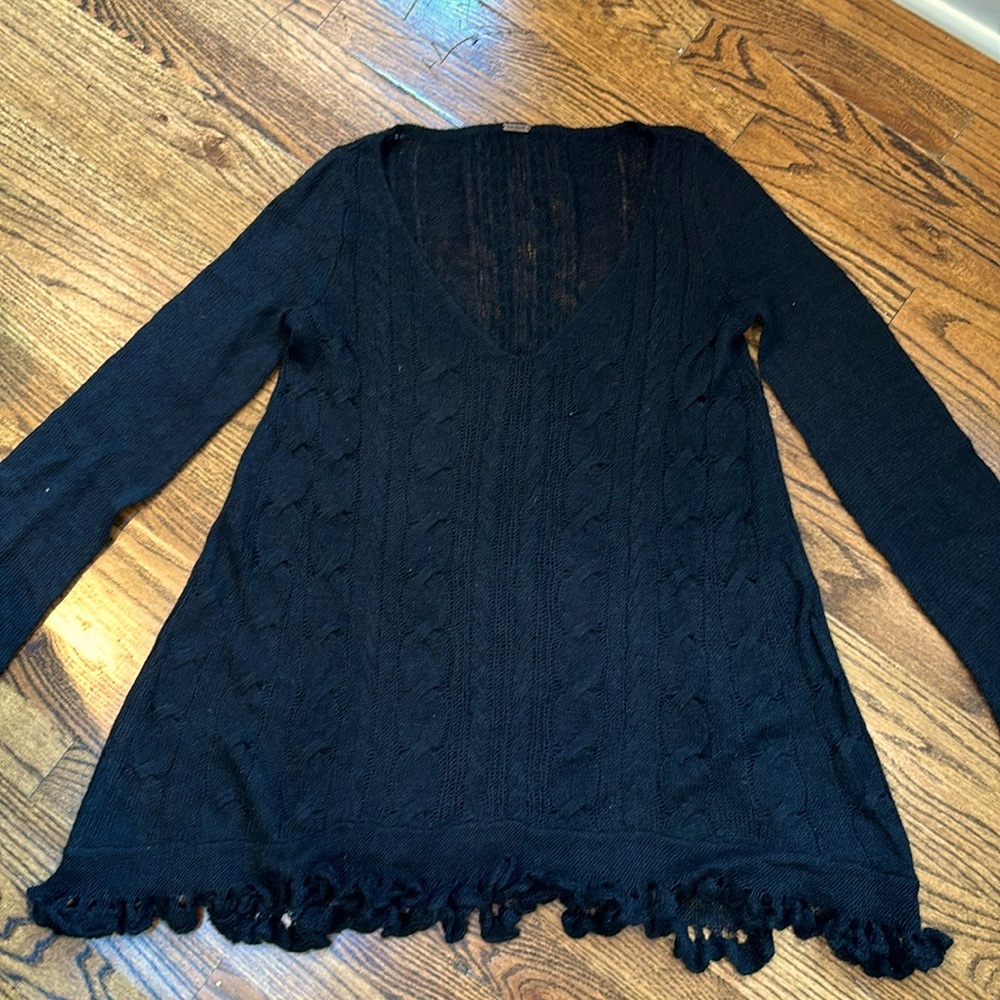 Free People so so soft black deep v neck cable knit swing sweater w/ ruffle